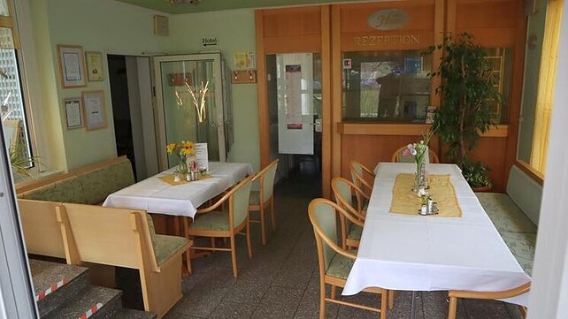 csm_Hotel-Heinz-Plauen__Rezeption__900x506x24_ae4b8a9bc9